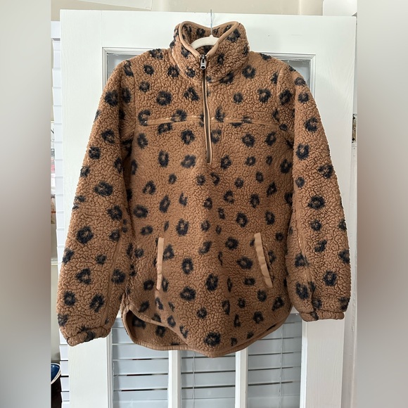Abercrombie & Fitch Jackets & Blazers - Abercrombie & Fitch Women’s M Soft A&F Leopard Print Sherpa Pullover | SKU 0074